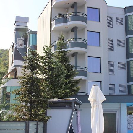 Luander Hotel Тирана Экстерьер фото