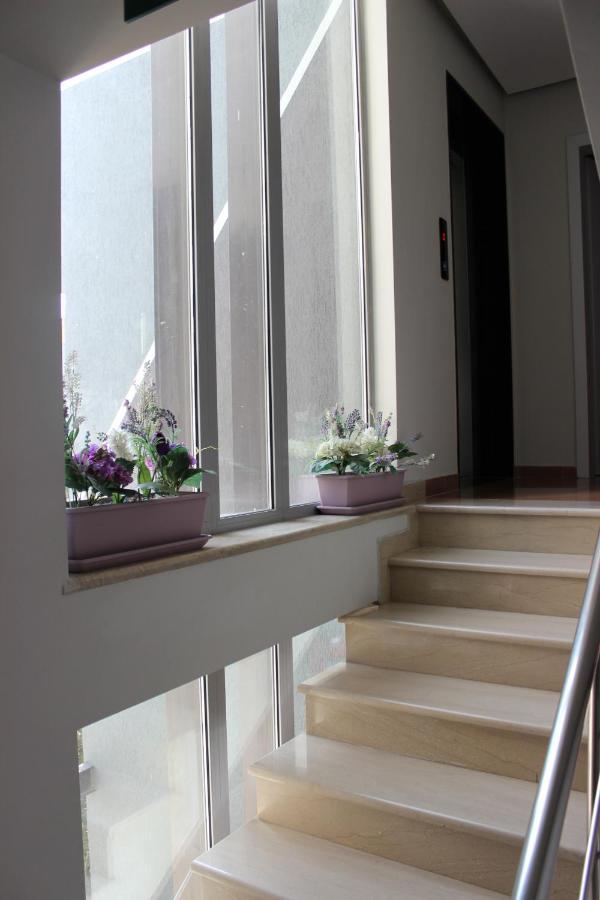Luander Hotel Тирана Экстерьер фото