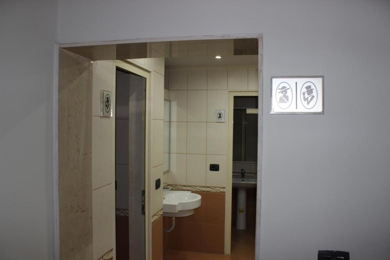Luander Hotel Тирана Экстерьер фото