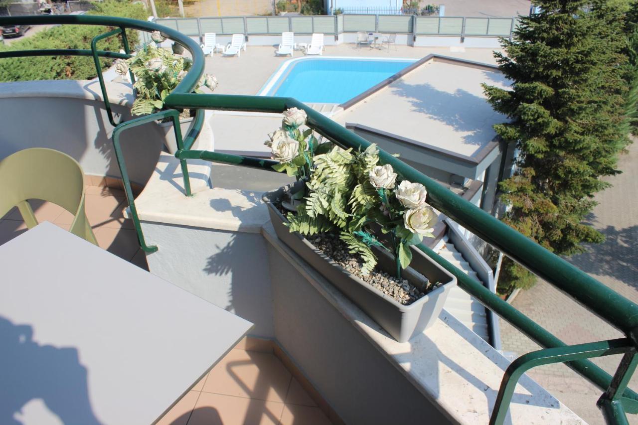 Luander Hotel Тирана Номер фото