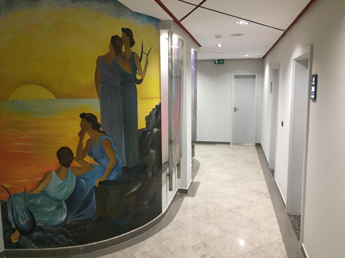 Luander Hotel Тирана Экстерьер фото