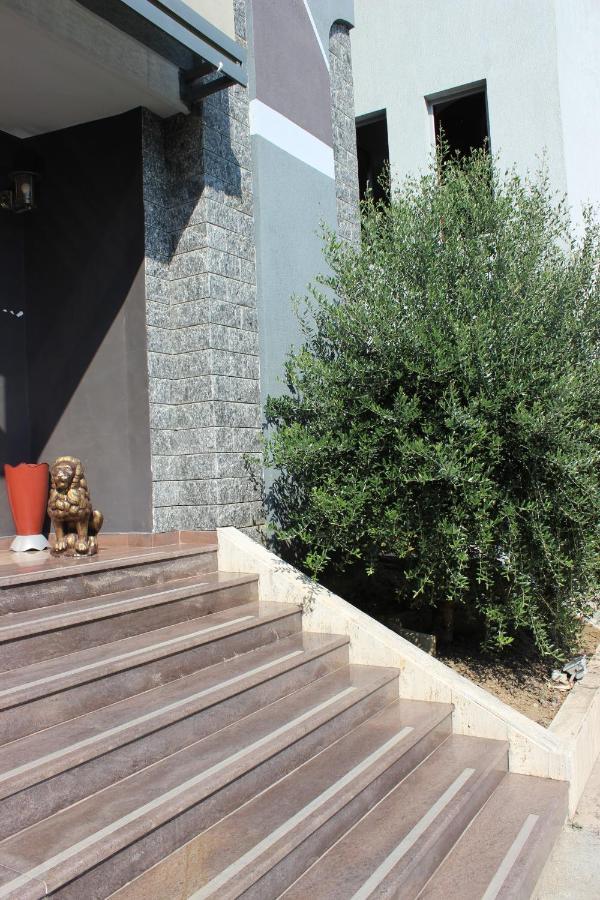 Luander Hotel Тирана Экстерьер фото