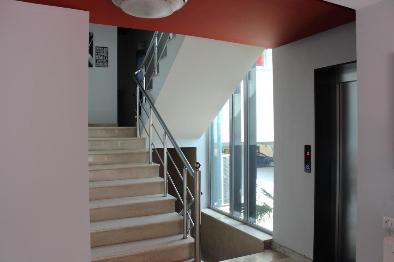 Luander Hotel Тирана Экстерьер фото