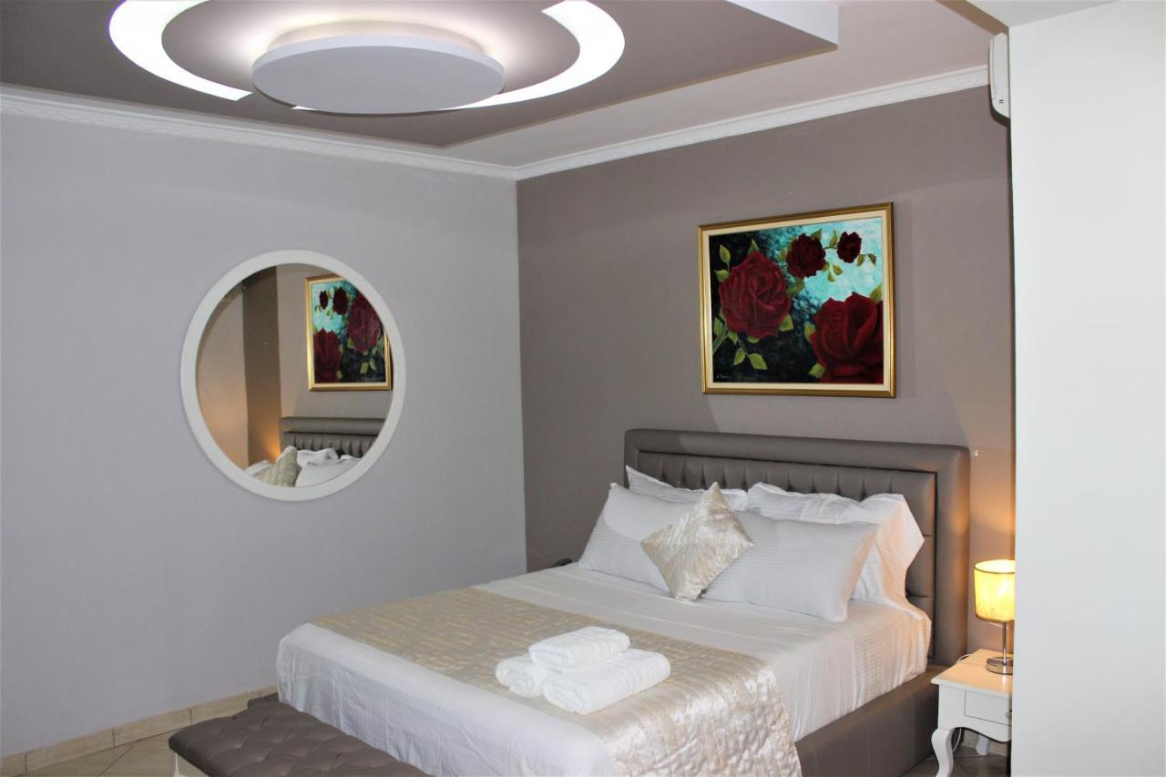 Luander Hotel Тирана Номер фото